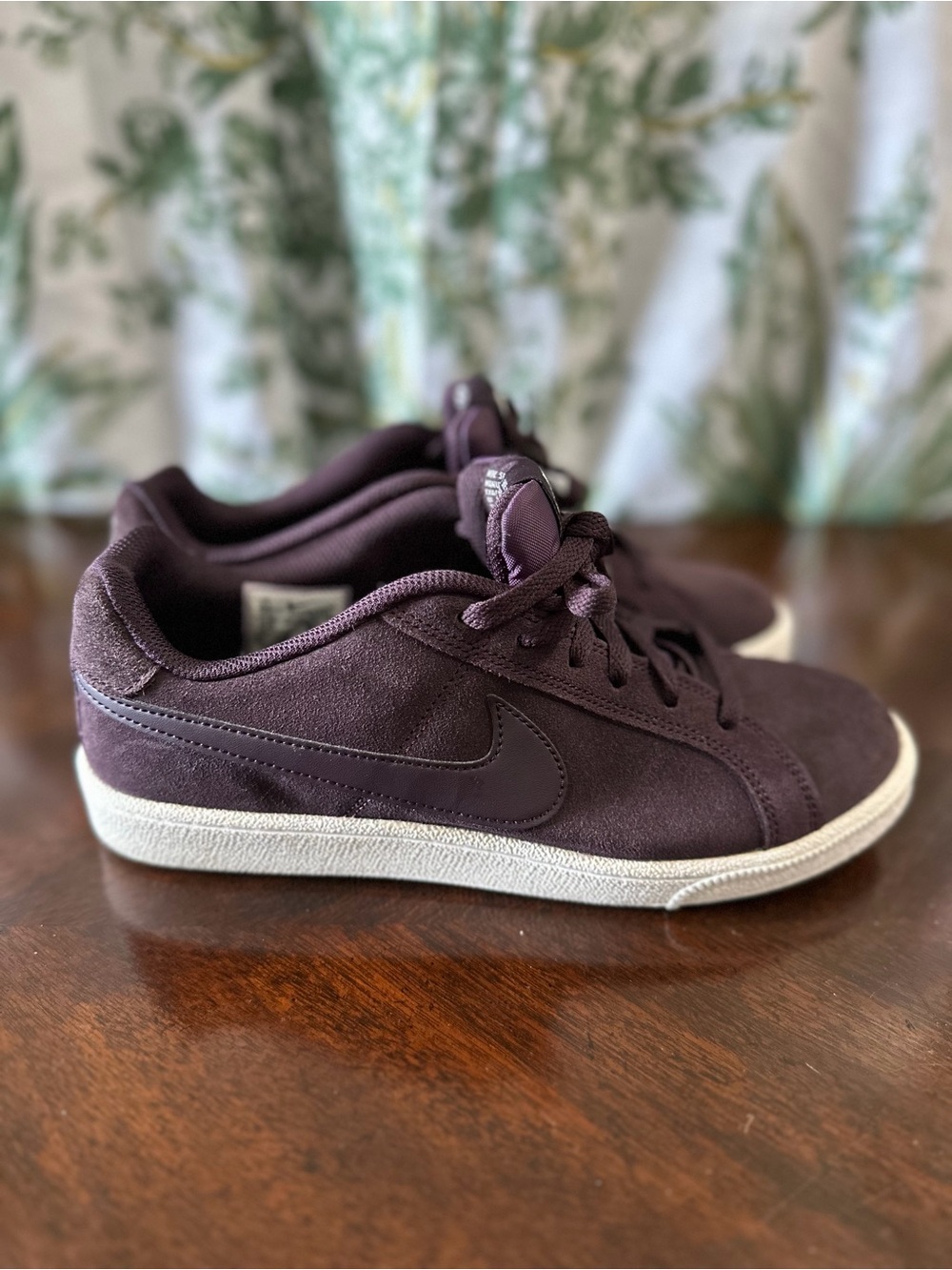 Nike Court Royale Suede Port Wine
916795-601 Women's Size 8.5